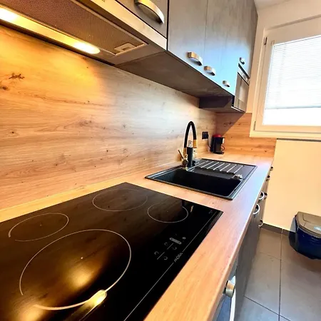 Aniko Apartment *